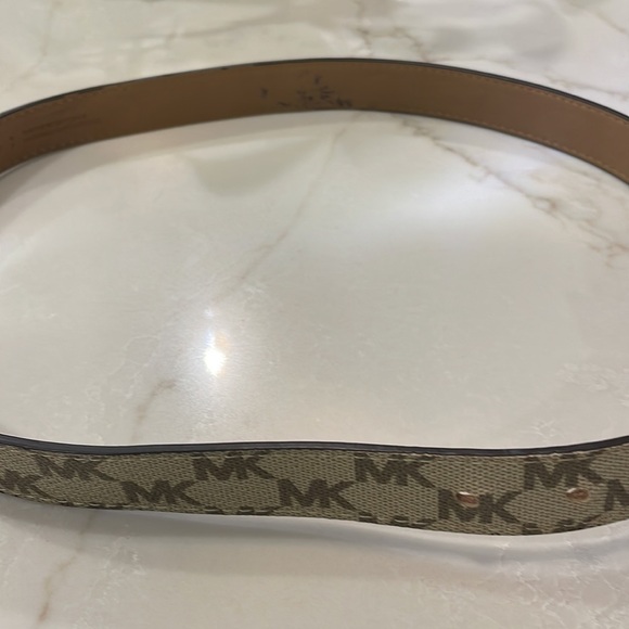 MICHAEL KORS TAN BELT - Picture 3 of 5
